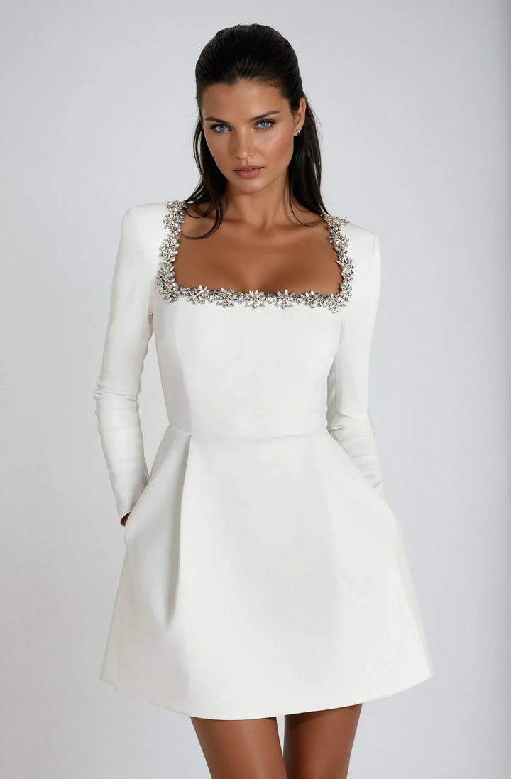 Alma – Romantic Ruffle Dress