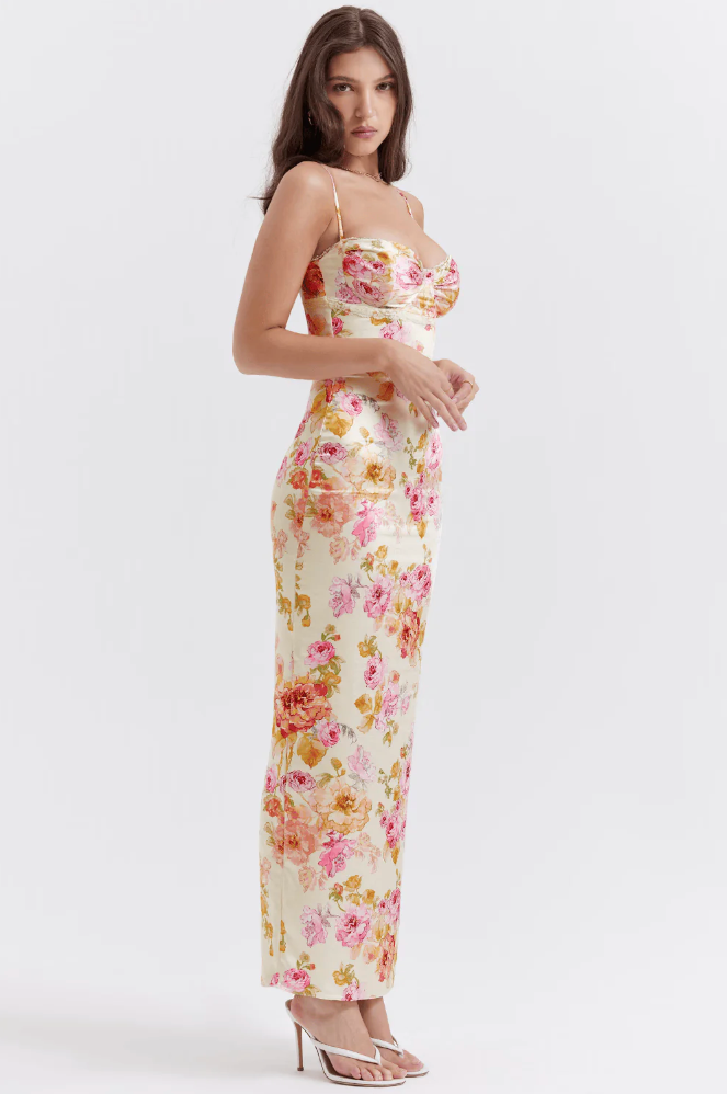 Della – Chic Maxi Dress