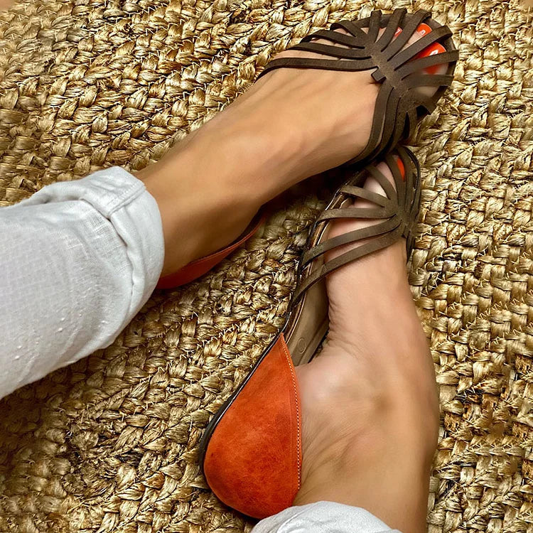 GIADA | Elegant carved sandals with a refined two-tone detail