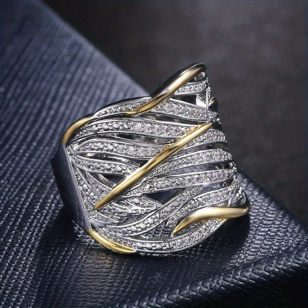 Liora™ | Sculpted Spiral Band