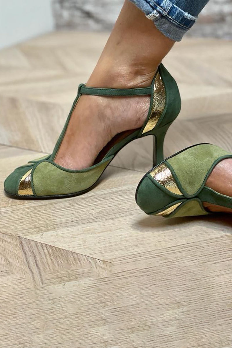 Alona™ | Elegant patchwork pump with T-strap and closed toe for a refined style